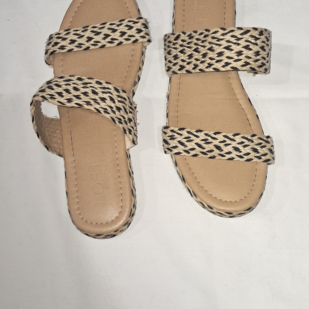 Stylish Tan and Black Women's Sandals - Picture 2 of 6